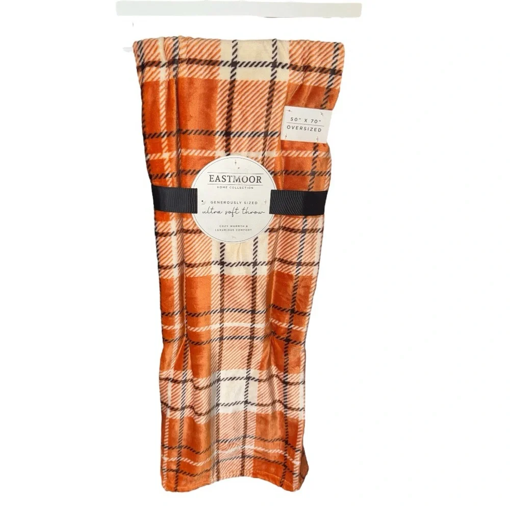 Eastmoor Home Collection Ultra Soft Throw - NWT - Picture 2 of 4